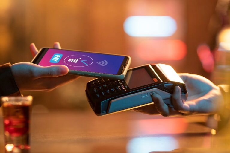 Contactless Payments vs Mobile Wallets Which Is Safer and Why